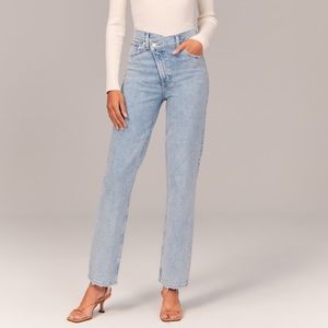 NWOT Ultra high rise 90s straight jeans